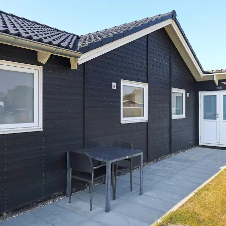 7 Person Holiday In
